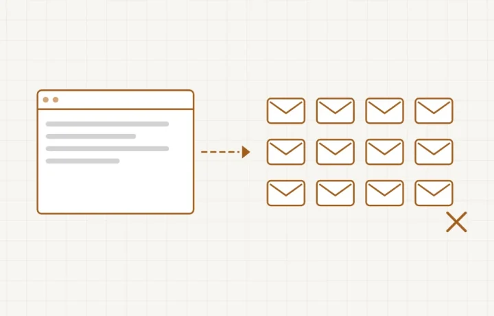 Une boîte mail classique saturée de messages identiques envoyés un par un, à côté d’un outil dédié qui envoie en une seule fois